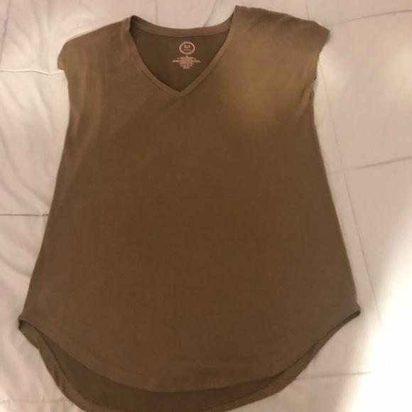 olive green t shirt - Picture 2 of 2